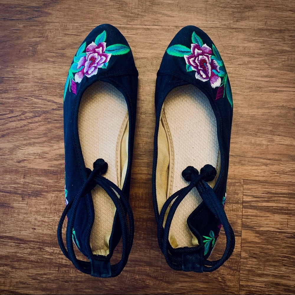 Vintage Chinese Embroidered Flower Mary Jane - Picture 2 of 6